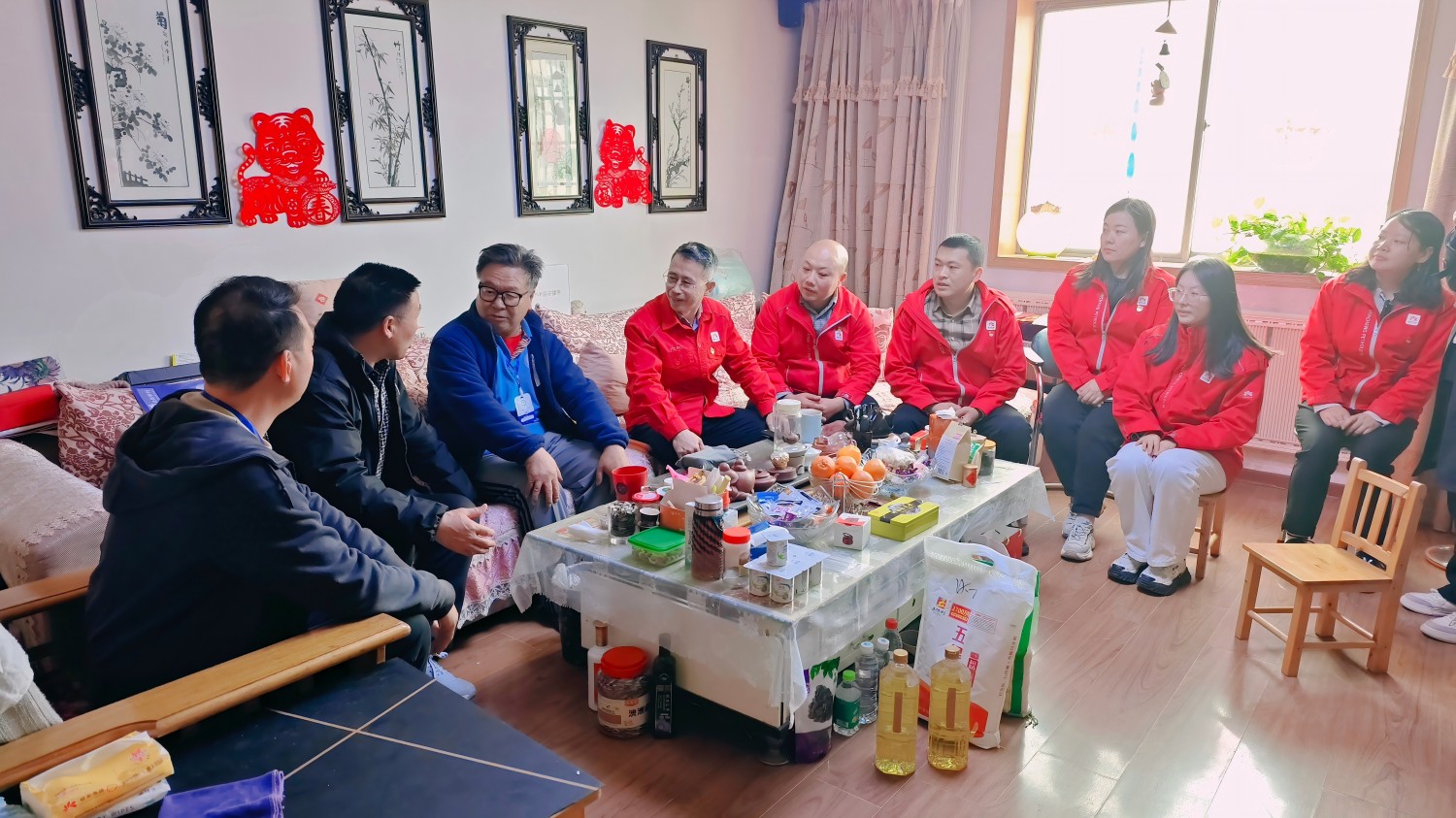 4.慰問(wèn)老人(1).jpg